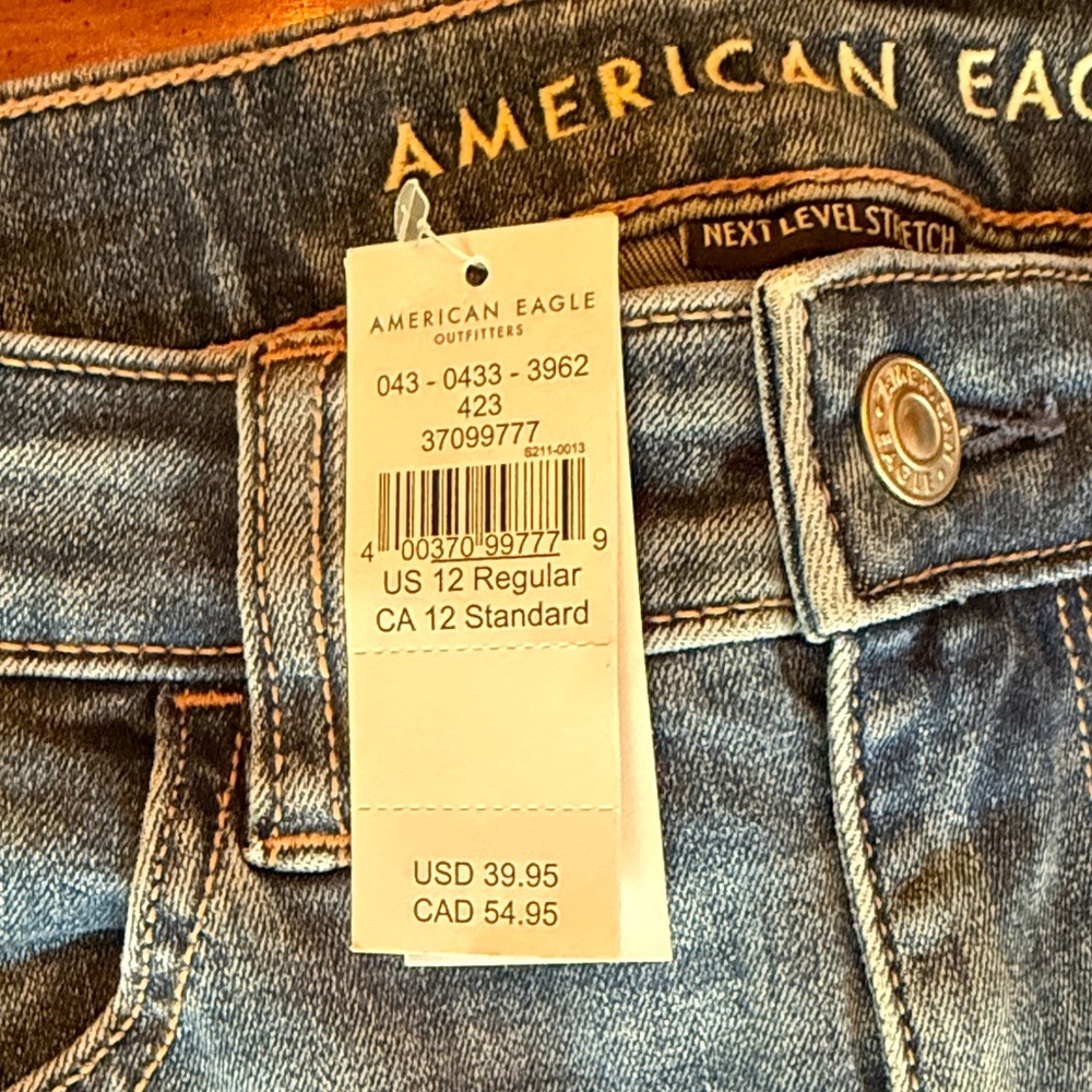 American Eagle Blue Jeans - Picture 2 of 4